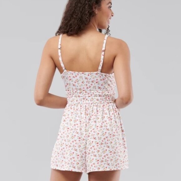 Hollister Tie Front Knit Romper- X Small - Picture 2 of 4